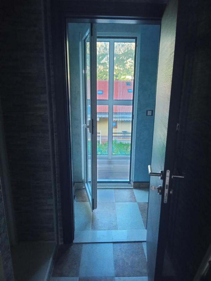 Apartments With Sea View In Prcanj Kotor Dış mekan fotoğraf